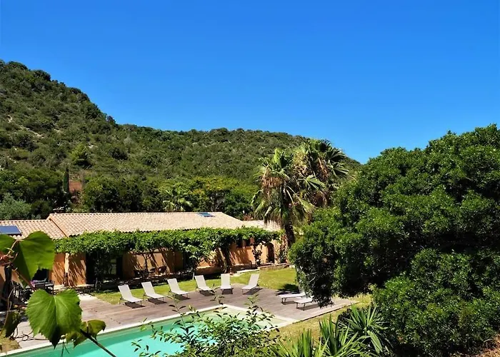 Mammona Villa Bonifacio