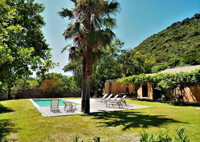 Mammona Villa Bonifacio